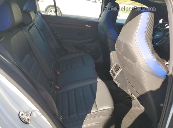 WVWFB7CD2RW233366 2024 VOLKSWAGEN GOLF White Vista de los asientos traseros