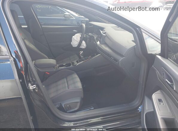 WVWHA7CDXRW233692 2024 VOLKSWAGEN GOLF Black Widok wnętrza z przodu