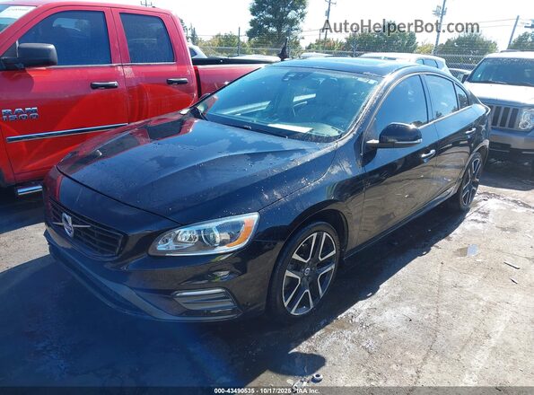 YV126MFL6H2433963 2017 VOLVO S60 Черный Передняя левая четверть
