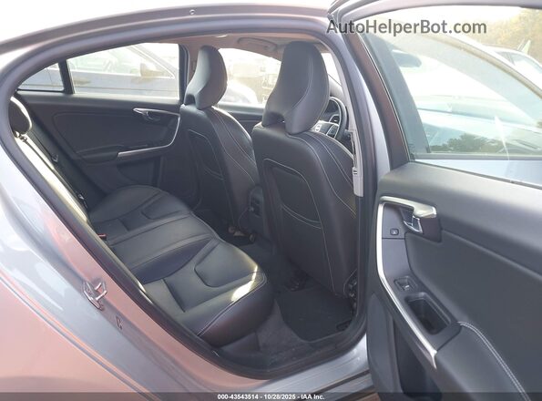 YV140MTL8J2450624 2018 VOLVO S60 Серый Вид наклейки с VIN-кодом
