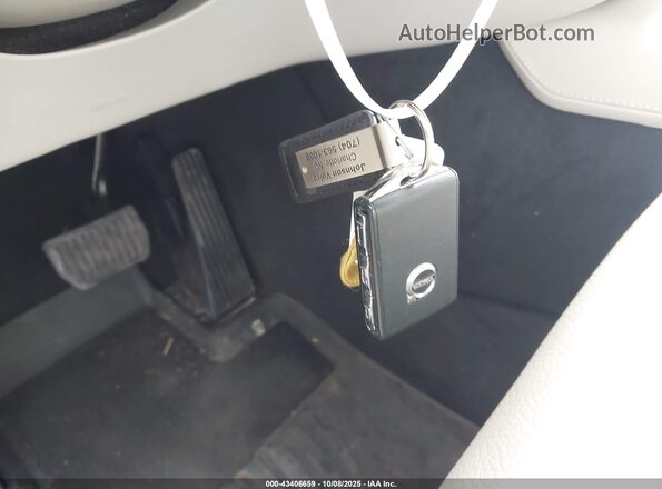 YV4062PE5R1152579 2024 VOLVO XC90 Белый Вид панели приборов
