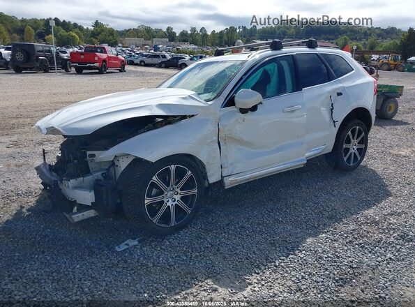YV4102DL4M1860713 2021 VOLVO XC60 Белый Передняя левая четверть