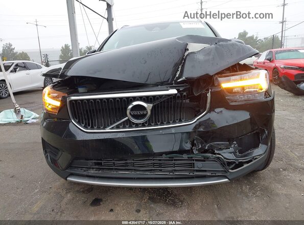 YV4162UK2L2325765 2020 VOLVO XC40 Черный Вид спереди