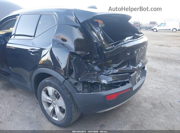 YV4162UK2M2496646 2021 VOLVO XC40 Черный Вид спереди