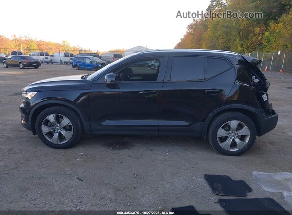 YV4162UK2M2496646 2021 VOLVO XC40 Черный Панорамный вид салона 360°
