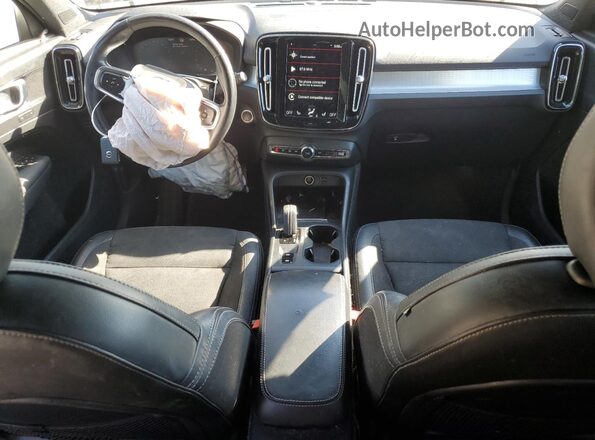 YV4162UK7L2341556 2020 VOLVO XC40 Белый Вид панели приборов