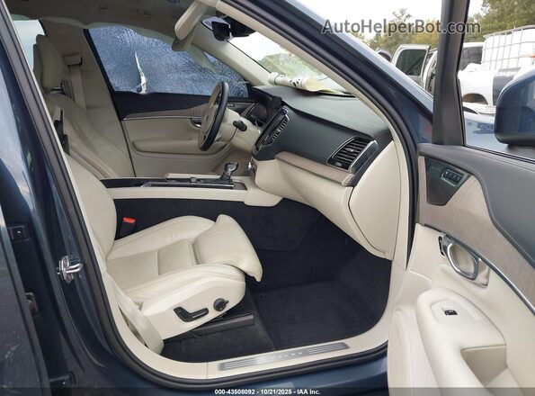 YV4A22PL0M1754152 2021 VOLVO XC90 Dark Blue Вид салона спереди
