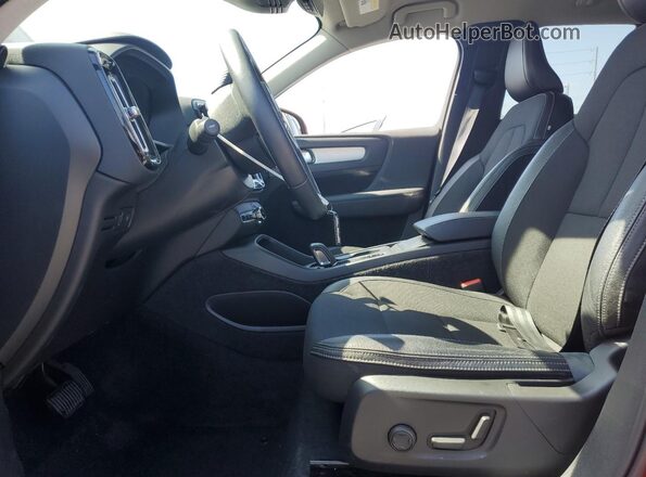 YV4AC2HK6L2226997 2020 VOLVO XC40 Красный Вид салона спереди