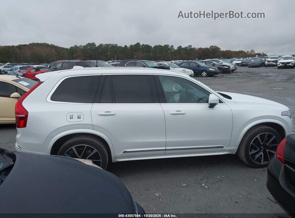 YV4BR0CZ1N1790674 2022 VOLVO XC90 RECHARGE PLUG-IN HYBRID White Widok wnętrza z tyłu