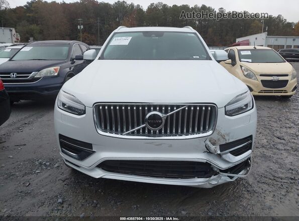 YV4BR0CZ1N1790674 2022 VOLVO XC90 RECHARGE PLUG-IN HYBRID White Widok zestawu wskaźników