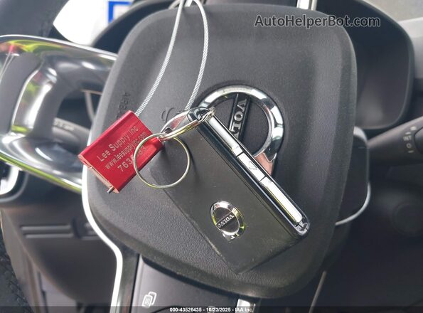 YV4ED3GB6N2009622 2022 VOLVO C40 RECHARGE PURE ELECTRIC Черный Вид панели приборов