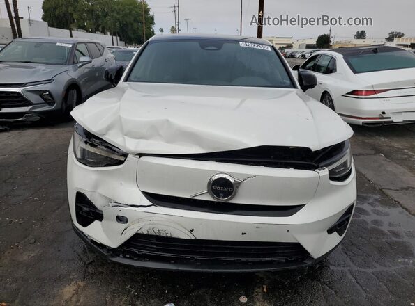 YV4ER3GM2R2107216 2024 VOLVO C40 Белый Вид спереди