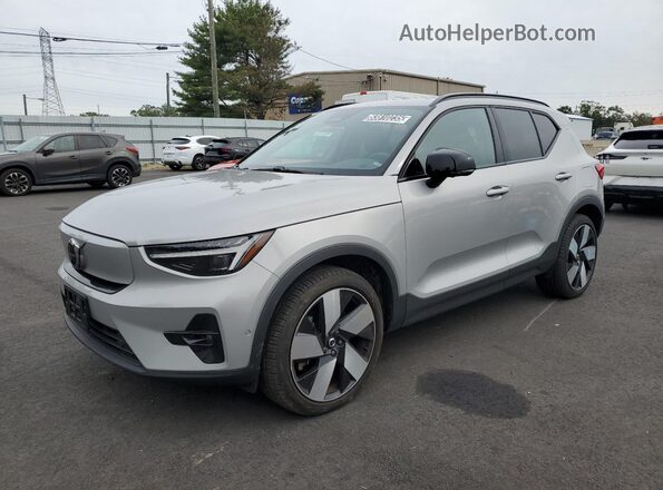YV4ER3XL6R2272872 2024 VOLVO XC40 Silver Przód lewy
