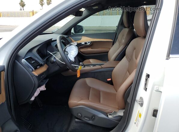 YV4H60CE9R1217656 2024 VOLVO XC90 Белый Вид салона спереди