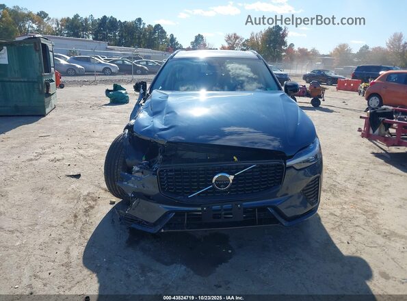 YV4H60RC6S1149019 2025 VOLVO XC60 PLUG-IN HYBRID Dark Blue Widok zestawu wskaźników