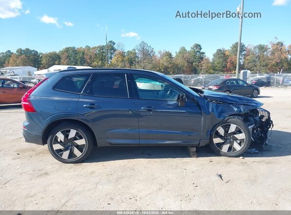 YV4H60RC6S1149019 2025 VOLVO XC60 PLUG-IN HYBRID Dark Blue Widok wnętrza z tyłu