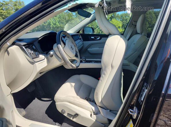 YV4L12DN0P1278409 2023 VOLVO XC60 Black Widok wnętrza z przodu
