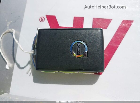 YV4L12RL4R1941779 2024 VOLVO XC60 Blue Dashboard view