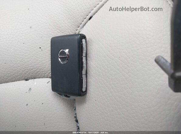 YV4L12RW4P1203763 2023 VOLVO XC60 Gray Widok deski rozdzielczej