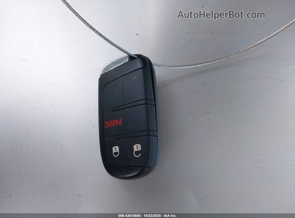 ZACNJDB13PPP61199 2023 JEEP RENEGADE Gray Vista del salpicadero