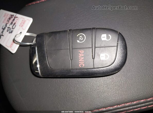 ZACNJDC12PPP11957 2023 JEEP RENEGADE White Widok deski rozdzielczej