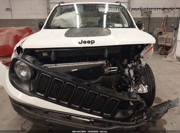ZACNJDC12PPP11957 2023 JEEP RENEGADE White Widok wnętrza z tyłu
