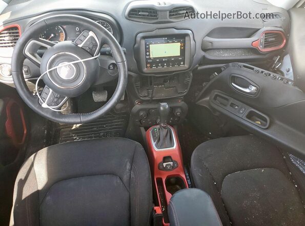 ZACNJDC15MPN28581 2021 JEEP RENEGADE White Vista del salpicadero