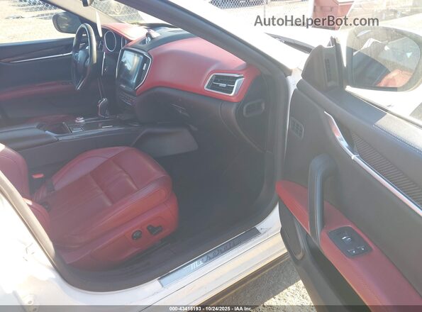 ZAM57RTS6H1251027 2017 MASERATI GHIBLI White Vista interior delantera