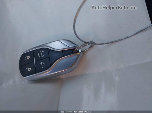ZAM57RTS6H1251027 2017 MASERATI GHIBLI White Vista del salpicadero