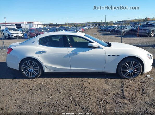 ZAM57RTS6H1251027 2017 MASERATI GHIBLI White Vista interior trasera