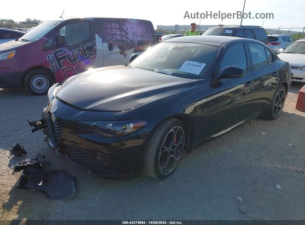 ZARFAMBN8R7681865 2024 ALFA ROMEO GIULIA Черный Передняя левая четверть