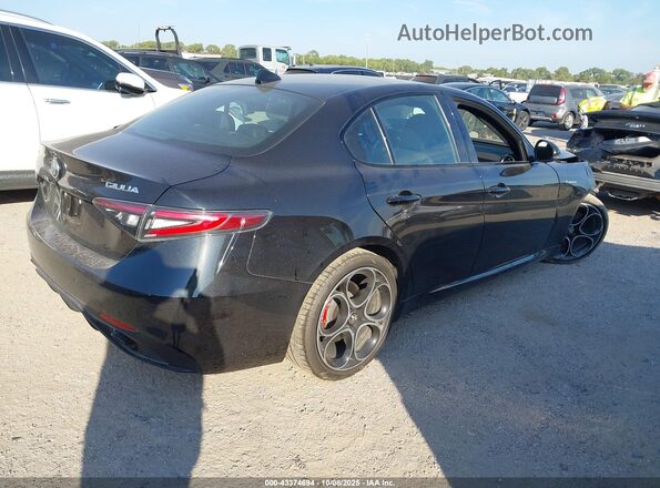 ZARFAMBN8R7681865 2024 ALFA ROMEO GIULIA Черный Задняя правая четверть
