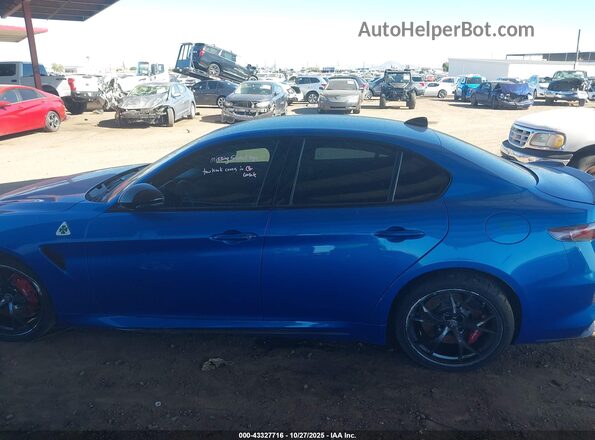 ZARFAMEV1R7687146 2024 ALFA ROMEO GIULIA Синий Панорамный вид салона 360°