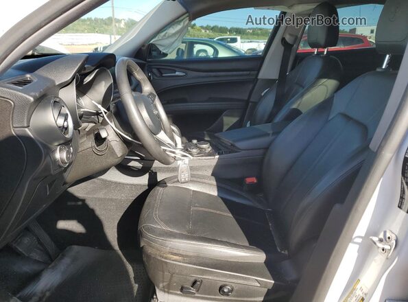 ZASFAKAN4J7B72304 2018 ALFA ROMEO STELVIO White Вид салону спереду