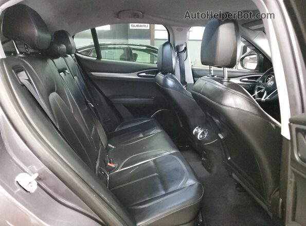 ZASFAKAN9J7B60486 2018 ALFA ROMEO STELVIO Gray Вид задньої частини салону