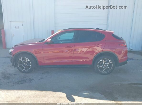 ZASFAKPN0J7C20890 2018 ALFA ROMEO STELVIO Red 