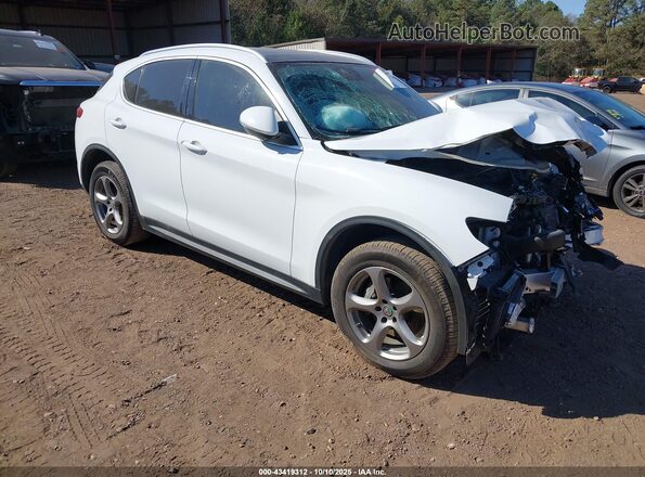 ZASPAJAN0M7D00380 2021 ALFA ROMEO STELVIO Белый Передняя правая четверть