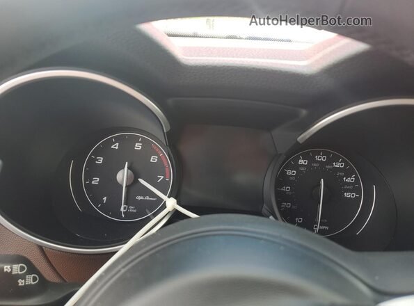 ZASPAKAN6M7D11261 2021 ALFA ROMEO STELVIO Красный Вид щитка приборов