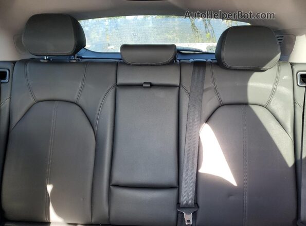 ZASPAKBN4M7D18966 2021 ALFA ROMEO STELVIO Red Widok tylnych siedzeń