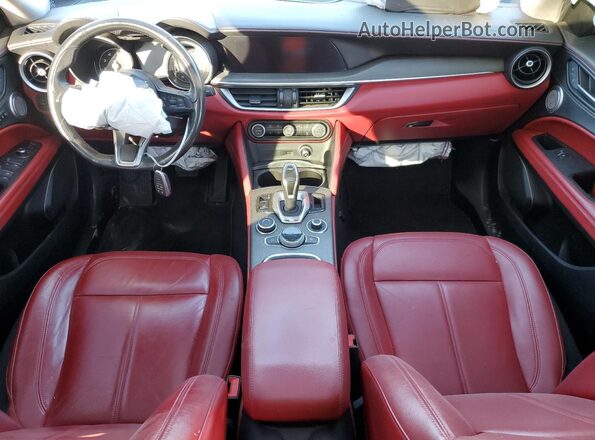 ZASPAKBN7L7C88764 2020 ALFA ROMEO STELVIO Gray Vista del salpicadero