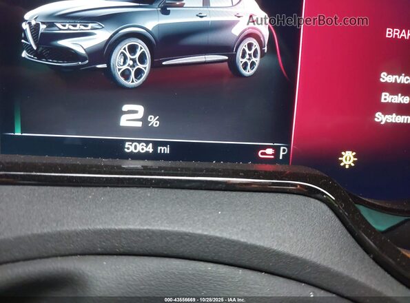 ZASPATCW9R3082078 2024 ALFA ROMEO OTHER Gray Widok tylnych siedzeń