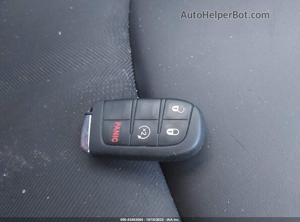 ZFBNFYC11LP846725 2020 FIAT 500X Красный Вид панели приборов