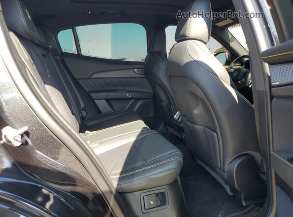 ZN682AVM3P7427252 2023 MASERATI GRECALE Black უკანა სალონის ხედი