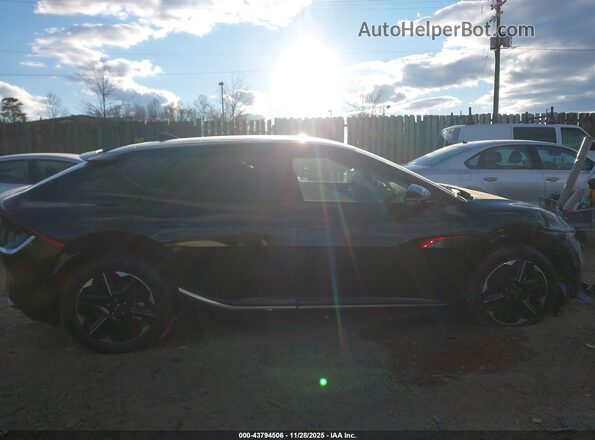 5XYC3DJC5SG007303 2025 KIA EV6 Черный Вид задней части салона