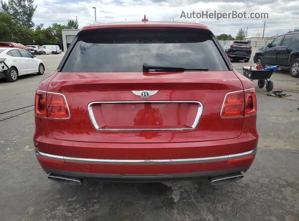 SJAAC2ZV1HC014037 2017 BENTLEY BENTAYGA Красный Вид салона спереди