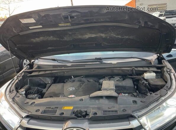 5TDJZRFH7KS599622 2019 TOYOTA HIGHLANDER Черный Вид панели приборов