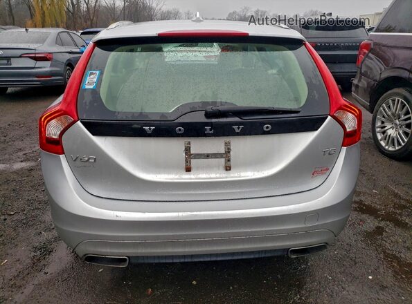 YV140MEK5G1301414 2016 VOLVO V60 Серебряный Вид салона спереди