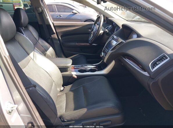 19UUB2F53HA001399 2017 ACURA TLX Серебряный Вид салона спереди