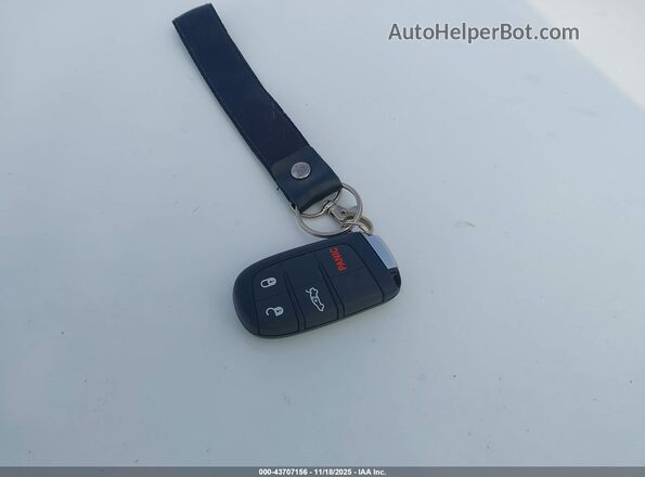 1C3CCCFB2HN501313 2017 CHRYSLER 200 Белый Вид панели приборов