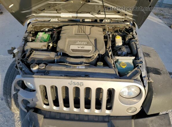 1C4BJWDG5GL138061 2016 JEEP WRANGLER Silver Vista del compartimento del motor